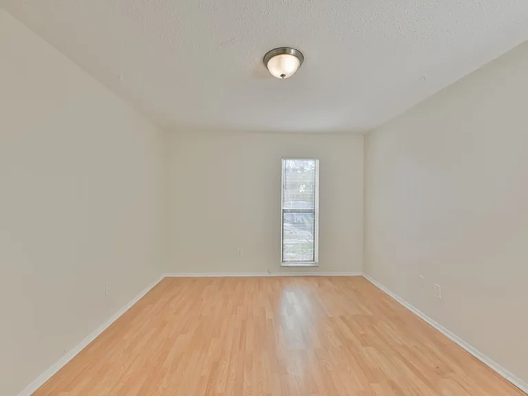 15616 Avalon Ave #1 — Photo 16