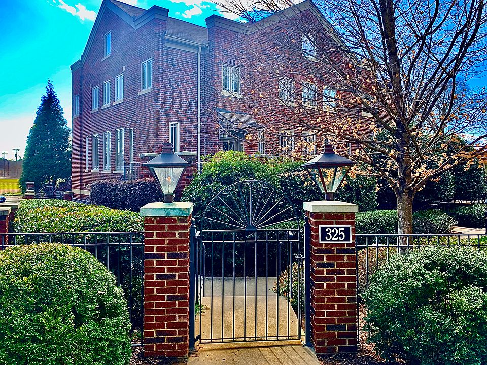 Hampton Street entrance