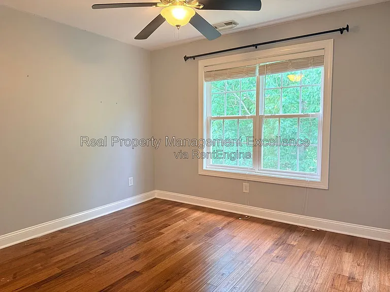 305 Holly Thorn Trce — Photo 48