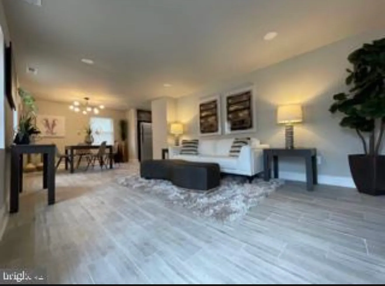 3 bed, 1008 sqft, $2,500 — Photo 2