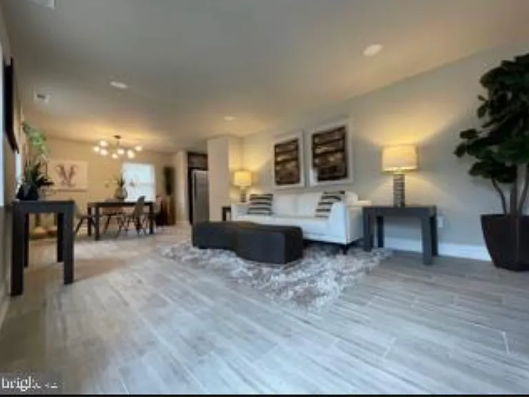 407 Carmody Hills Dr — Photo 2