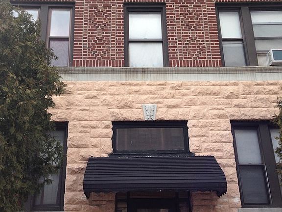 5th image of 81 Romaine Ave APT 8