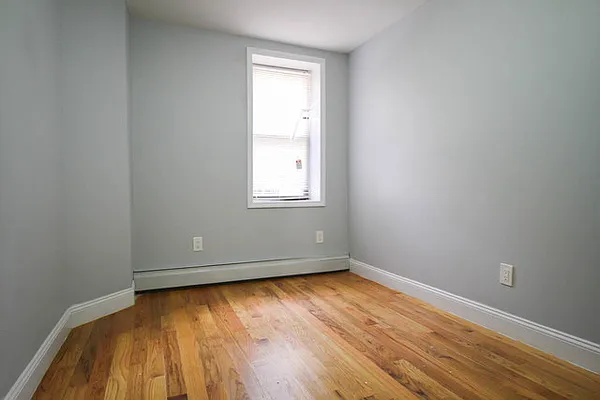 Rented by Owen Olivier, LREB | media 25