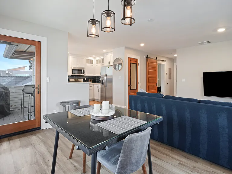 523 NW Colorado Ave #200 — Photo 16