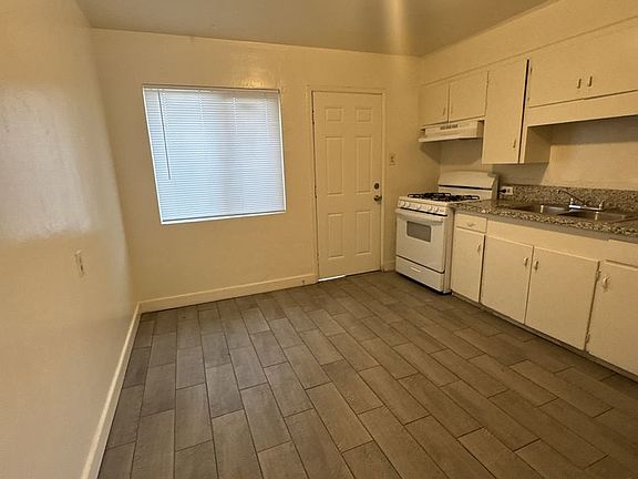 5th image of 340-352 S Blackstone St #340B
