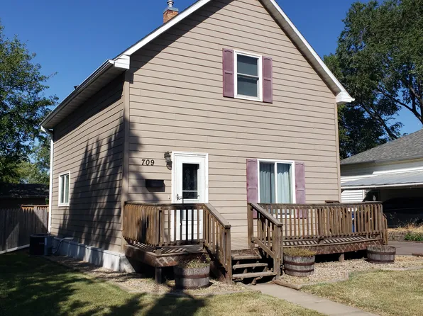 709 N Rowley St, Mitchell, SD 57301