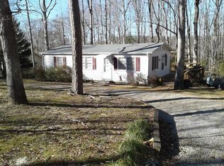 878 River Rd, Bracey, VA 23919