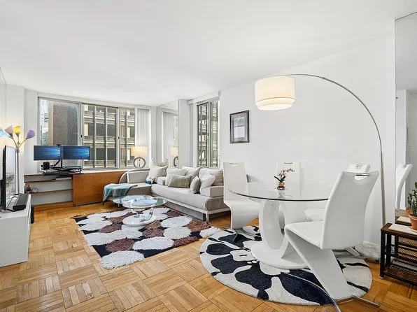 236 E 47th St APT 19C, New York, NY 10017