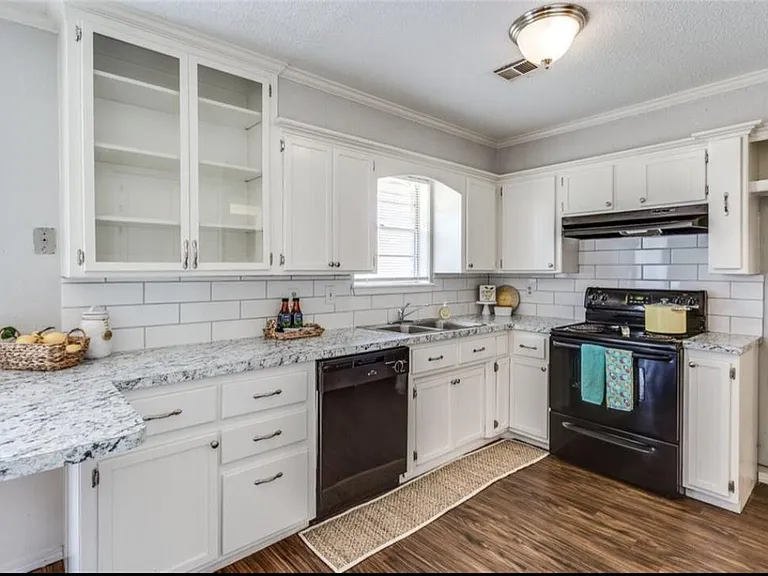 628 Sunset Dr — Photo 11