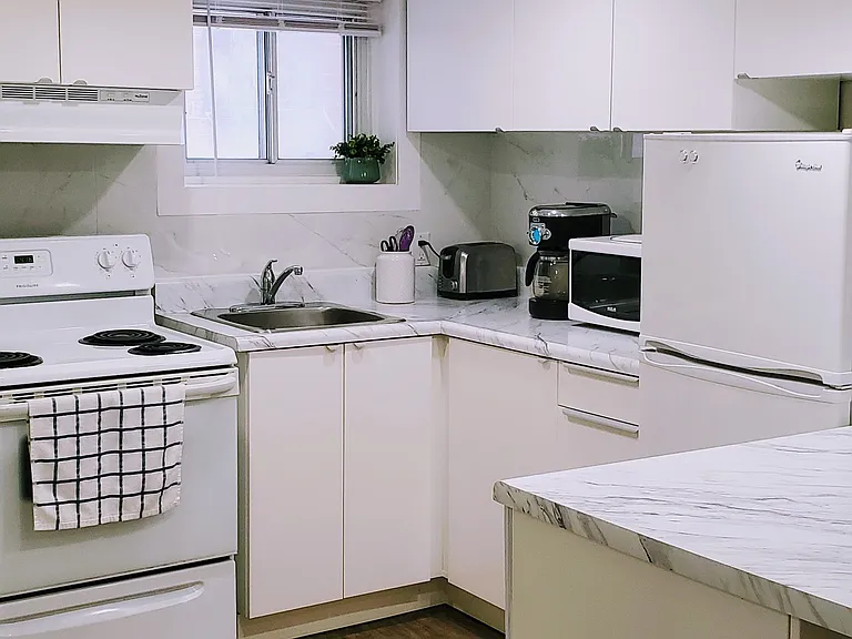 50 Mould Ave #B — Photo 9