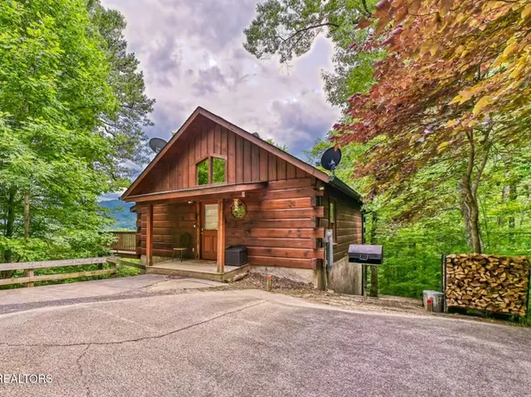 1227 Bear Paw Ridge Way, Sevierville, TN 37862