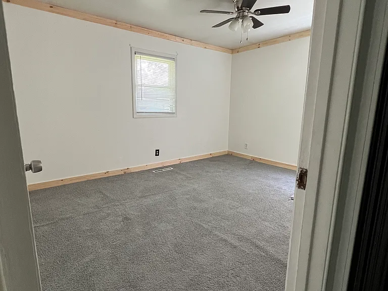 22721 Rosewood Ave — Photo 8