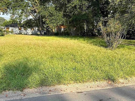 2nd image of 2111 Muldrow Dr