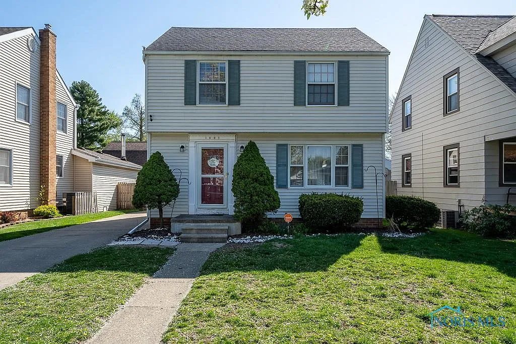 1405 Luscombe Dr photo 1