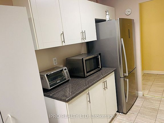 5th image of 40 Chichester Pl #203