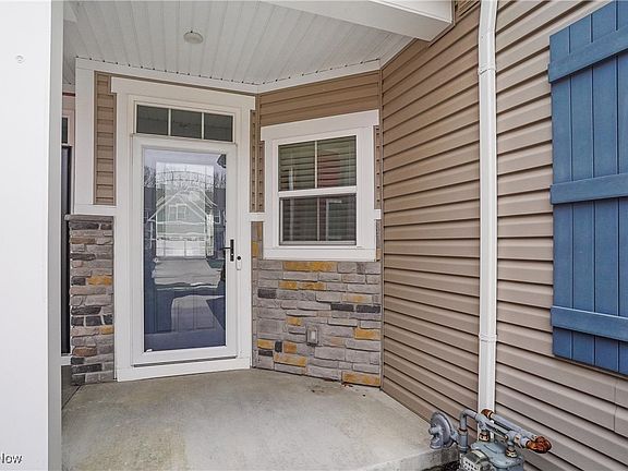 4th image of 3177 Old Mill Dr