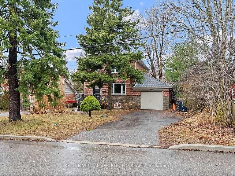 40 Scarboro Cres — Photo 2