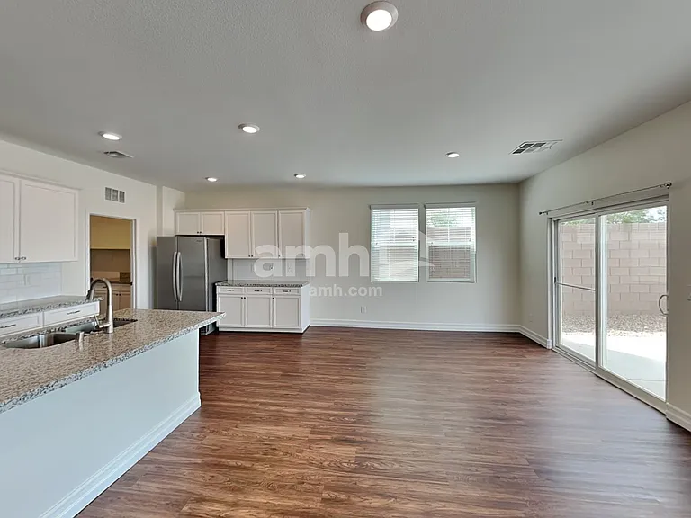 6106 Haleh Ave — Photo 5