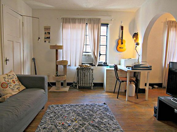 2nd image of 614 W Hill Ave APT 8