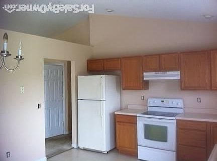Kitchen
						:
						All appliances are in great shape and come with the house.