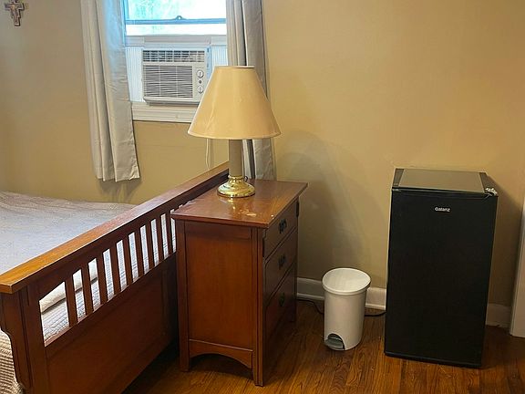 4th image of 132 Boulevard #1