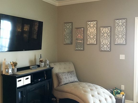 5th image of 938 W Summerfield Glen Cir