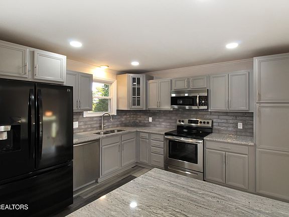 4th image of 7824 Cedarcrest Rd