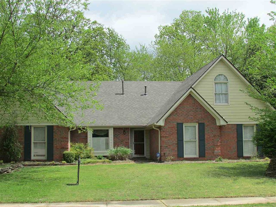 1st image of 2842 Fairway Glen Dr
