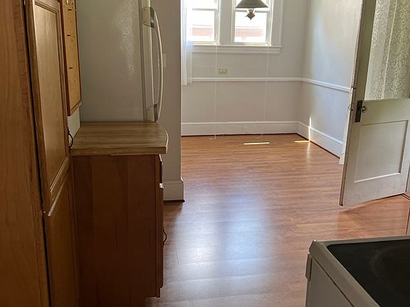 5th image of 253 Riverview Dr #1