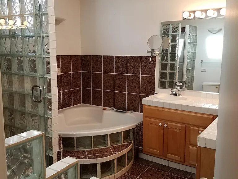1903 W George St #2 — Photo 17