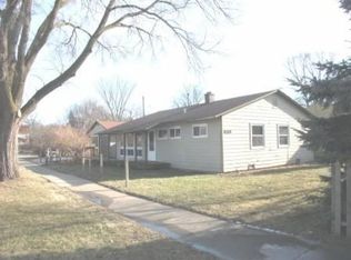 939 N Jackson St, Waukegan, IL 60085