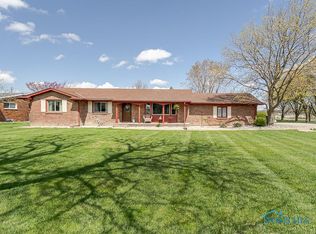 4949 Curtice Rd, Northwood, OH 43619