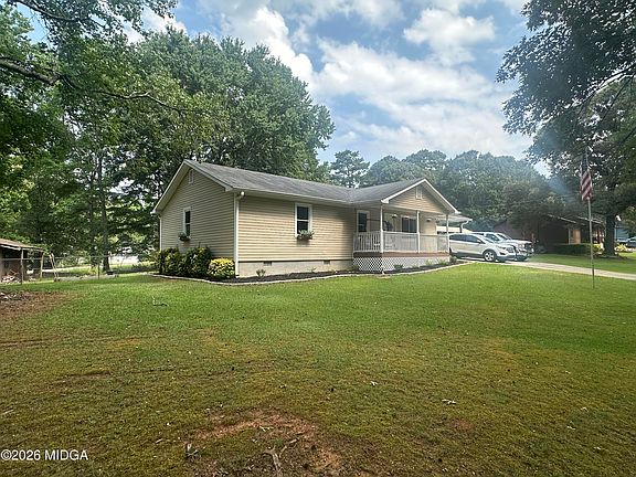 3rd image of 145 Highland Cir