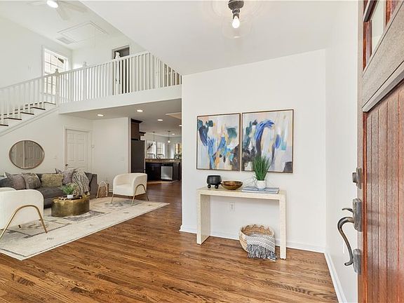 4th image of 1498 Deerwood Dr