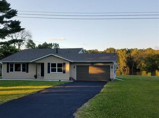 4738 W Oakwood Park Dr, Janesville, WI 53548