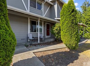685 SE Ireland St APT 4, Oak Harbor, WA