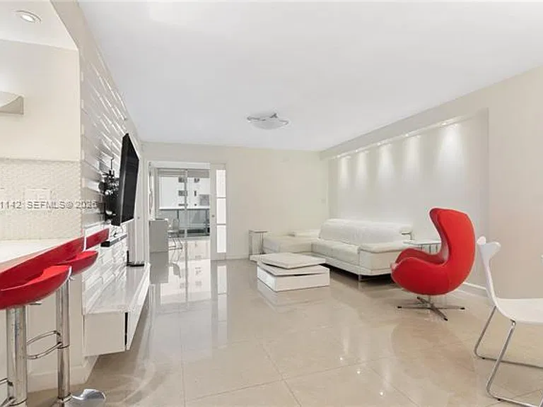 2401 Collins Ave #1110 — Photo 1