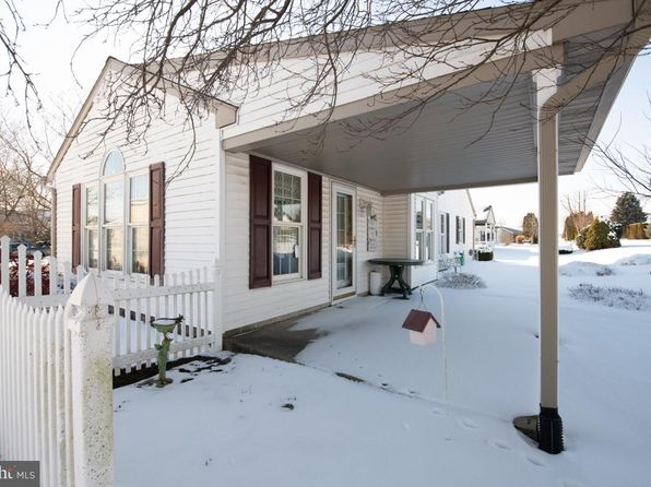15 Greenbriar Dr, Myerstown, PA 17067