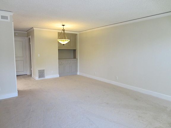 3rd image of 541 Giuffrida Ave APT D