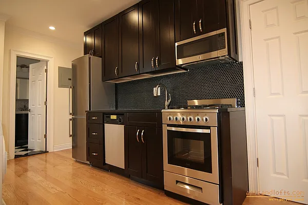 Rented by aptsandlofts.com | media 41