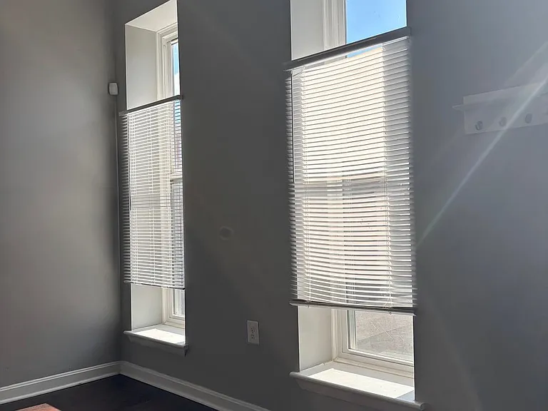 1612 W Lexington St — Photo 23
