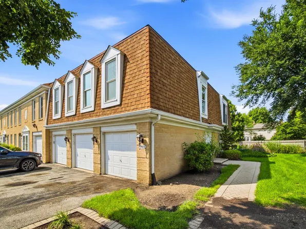 761 Garfield Ave APT C, Libertyville, IL 60048