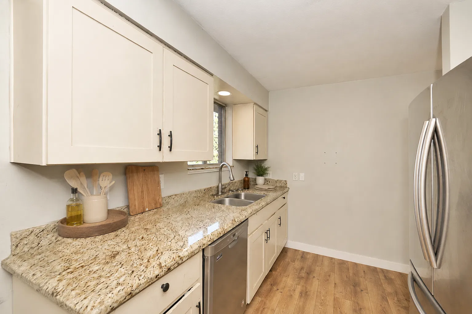 2358 E Gregson Ave — Photo 2