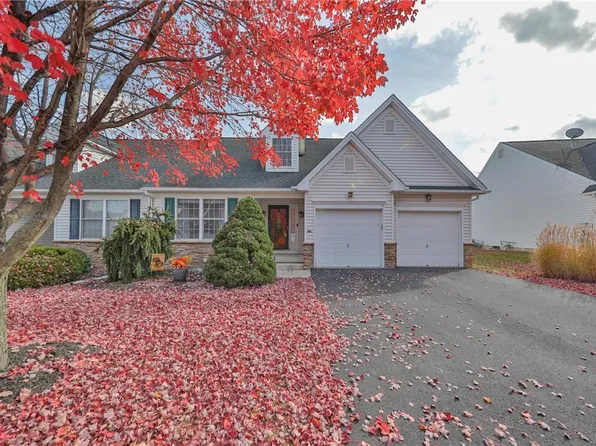 1247 Briarwood Ln, Easton, PA 18040