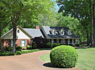 110 Summerfield Dr, Jackson, TN 38305