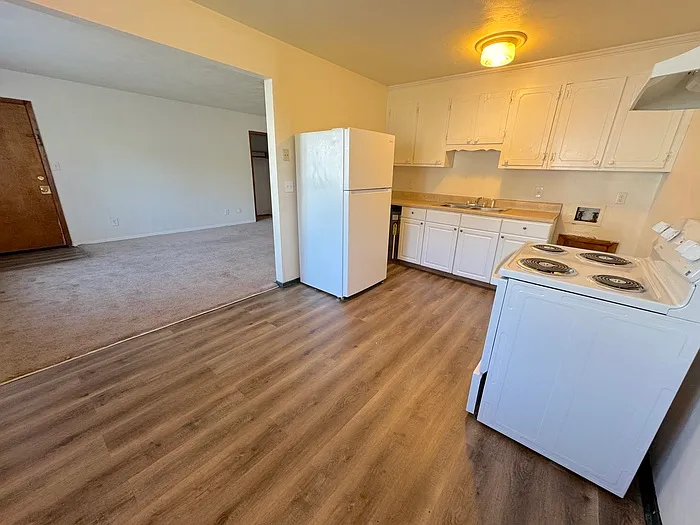 410 Bosley Ave #B — Photo 9