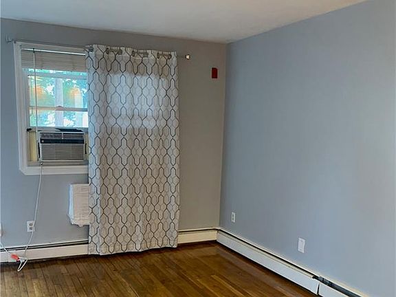 4th image of 20 Hurdis St APT 19