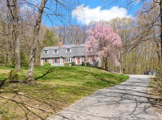 19 E Applewood Dr, Charlton, MA 01507