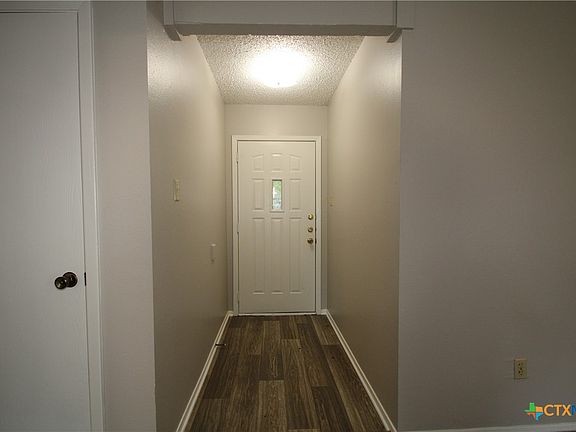 3rd image of 4508 Greenbriar Cir