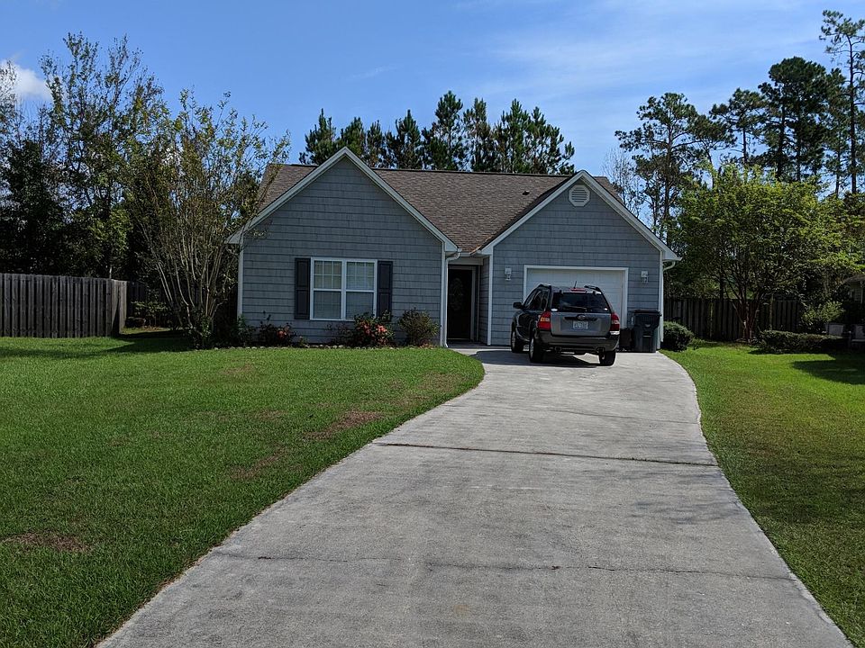 2nd image of 118 Bay Tree Cir